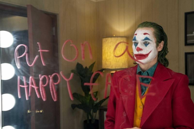 電影【小丑】影評、台詞：我只希望我的死比我的人生更有價值，階級底層的反撲 Joker