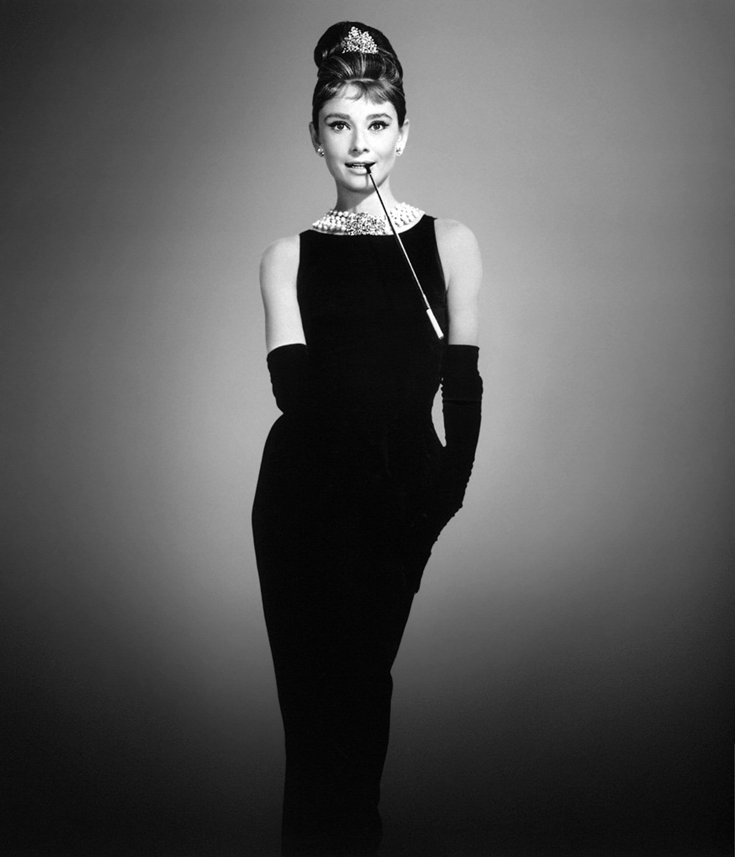【名人語錄】50句 奧黛麗赫本名言金句語錄：優雅是唯一不會褪色的美 （中英文對照）Audrey Hepburn Quotes