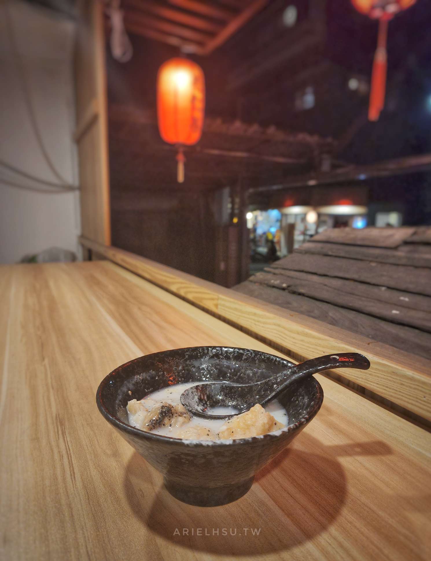 【食記】台北市東區原杏杏仁茶、杏仁豆腐：一分錢一分貨的美味