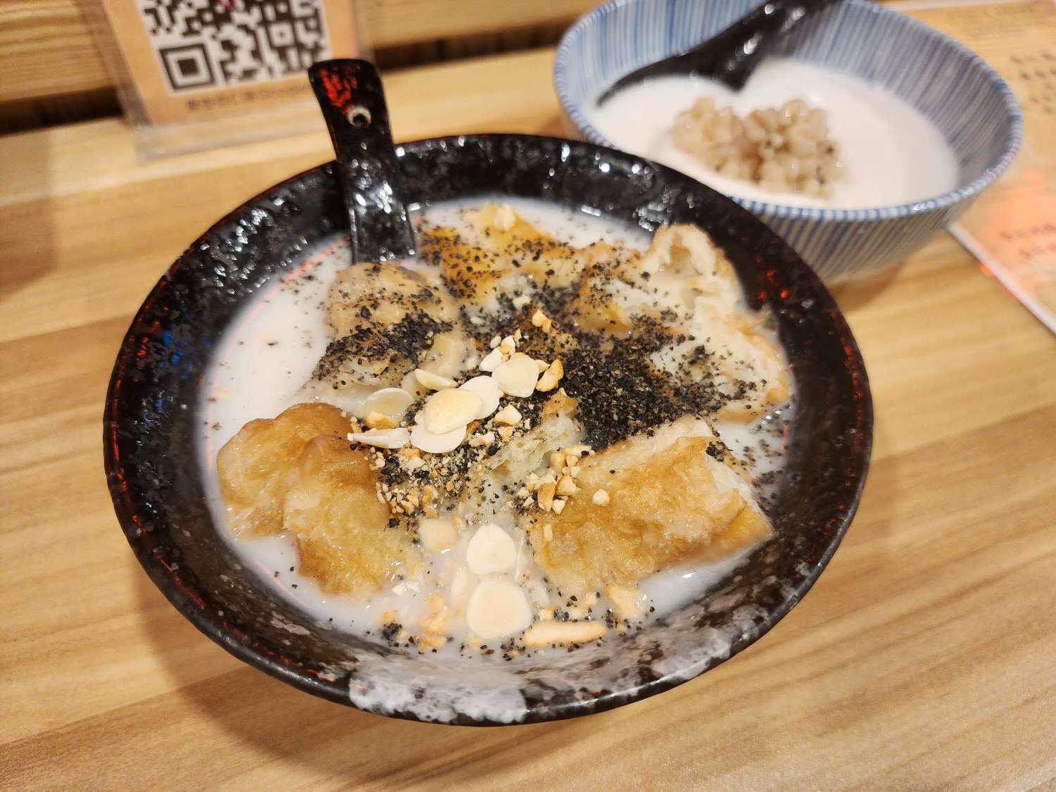 【食記】台北市東區原杏杏仁茶、杏仁豆腐：一分錢一分貨的美味